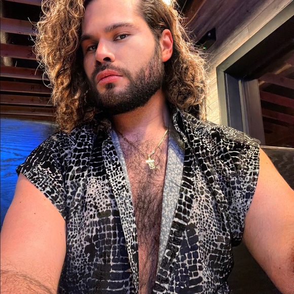 Meet your Posher, Ernesto - Picture 2 of 11